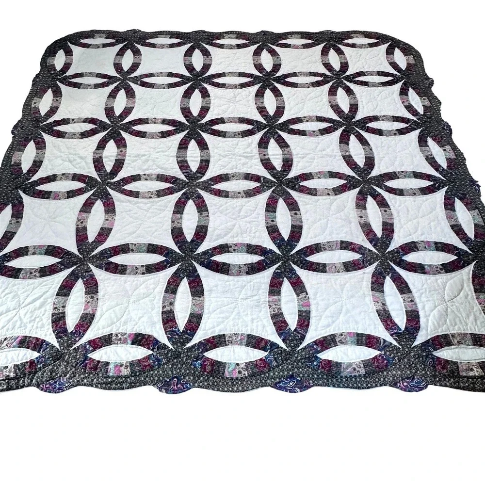 Double Wedding‎ Ring Quilt Vintage Hand Quilted Scalloped Edge Cottagecore